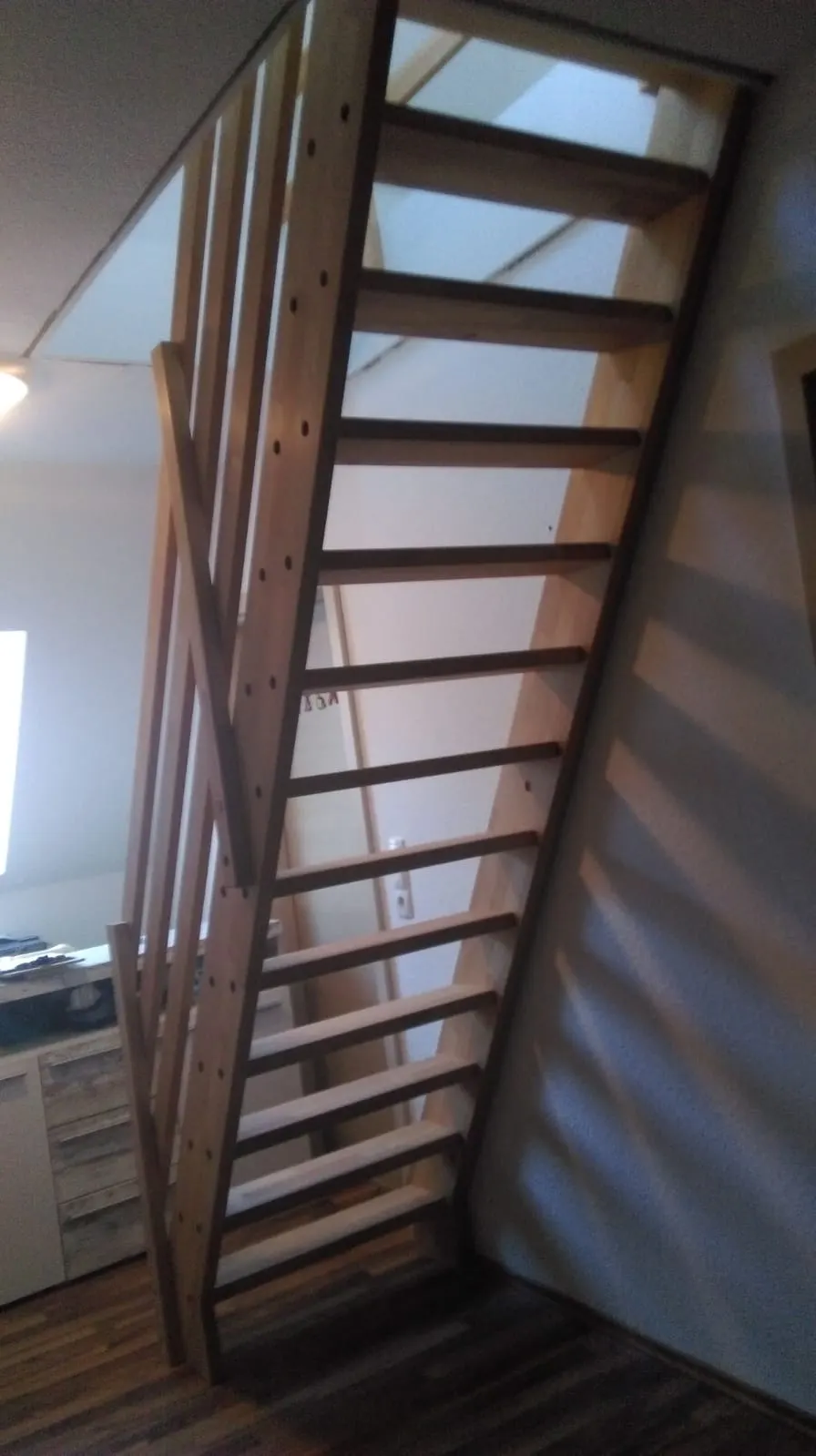 Montage einer Massivholztreppe